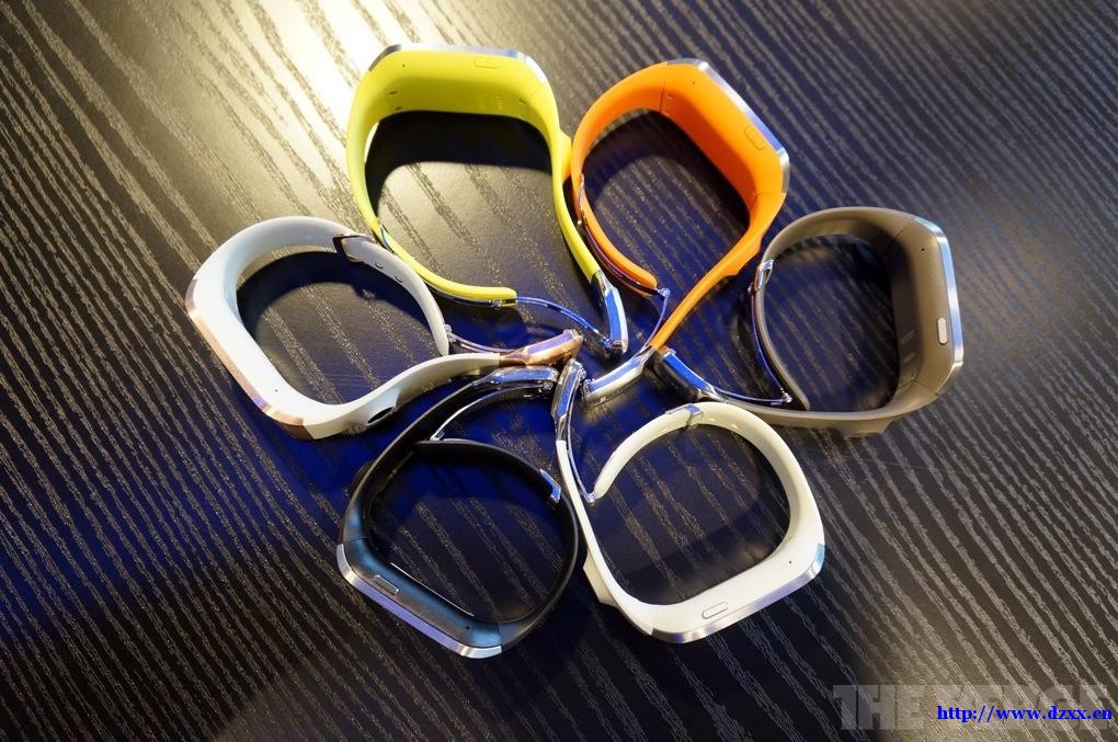 三星智能手表GALAXY Gear多種色彩